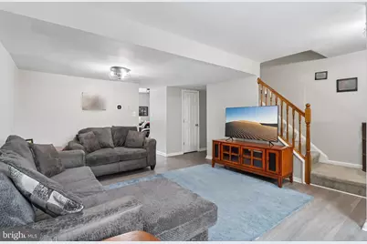 702 Giles Place, Sterling, VA 20164 - Photo 9