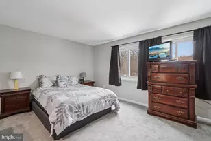 702 Giles Pl, Sterling, VA 20164 - Photo 17