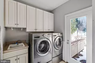 20581 Myers Pl, Leesburg, VA 20175 - Photo 27