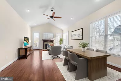 22990 Weybridge Square, Ashburn, VA 20148 - Photo 3