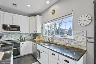 325 Bill Brower Ct, Purcellville, VA 20132 - Photo 13