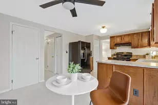 113 Caragana Ct, Sterling, VA 20164 - Photo 11