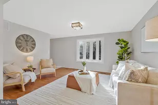 113 Caragana Ct, Sterling, VA 20164 - Photo 3