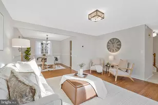 113 Caragana Ct, Sterling, VA 20164 - Photo 5