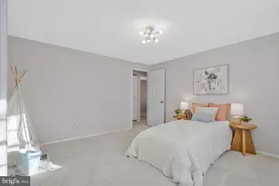 113 Caragana Ct, Sterling, VA 20164 - Photo 23