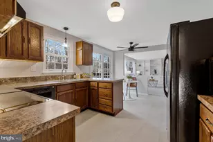 113 Caragana Ct, Sterling, VA 20164 - Photo 7