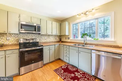 9 Honeybee Avenue, Round Hill, VA 20141 - Photo 11