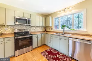 9 Honeybee Ave, Round Hill, VA 20141 - Photo 11