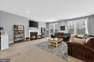 23605 Roundup Pl, Aldie, VA 20105 - Photo 17