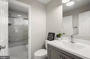 709 W Poplar Rd, Sterling, VA 20164 - Photo 17