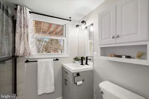 709 W Poplar Rd, Sterling, VA 20164 - Photo 31