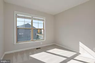 42612 Galbraith Square, Broadlands, VA 20148 - Photo 17