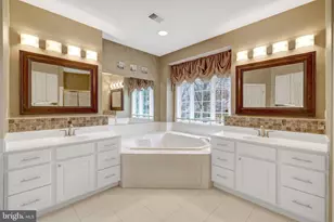 20443 Cliftons Point St, Sterling, VA 20165 - Photo 23