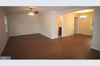 605 W Maple Avenue, Sterling, VA 20164 - Photo 3