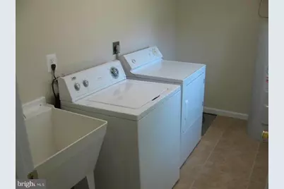 605 W Maple Avenue, Sterling, VA 20164 - Photo 11