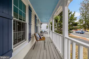 406 Blue Ridge Ave NE, Leesburg, VA 20176 - Photo 5