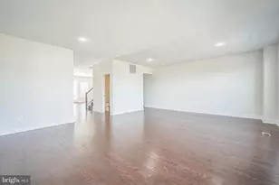 25443 Hartland Orch Ter, Chantilly, VA 20152 - Photo 5