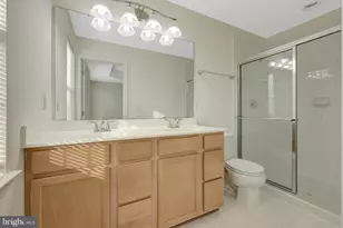 42628 Freistadt Square, Sterling, VA 20166 - Photo 41