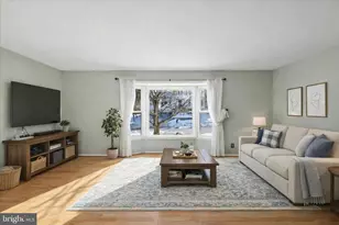 221 Primavera Cir, Sterling, VA 20165 - Photo 5