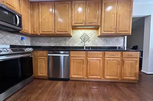 111 Connemara Dr, Sterling, VA 20164 - Photo 3