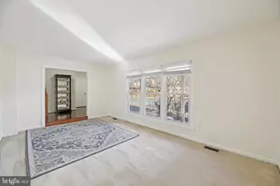 111 Connemara Dr, Sterling, VA 20164 - Photo 5