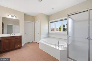 25582 Balint Park Ct, Aldie, VA 20105 - Photo 21