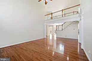 25582 Balint Park Ct, Aldie, VA 20105 - Photo 5