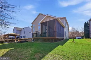 25582 Balint Park Ct, Aldie, VA 20105 - Photo 33