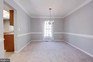 204 Elizabeth Ct, Sterling, VA 20164 - Photo 9