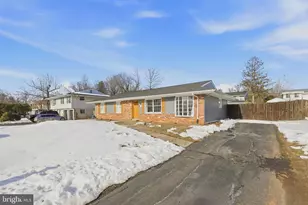 1607 N Brunswick St, Sterling, VA 20164 - Photo 3