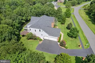 42294 Iron Bit Pl, Chantilly, VA 20152 - Photo 5