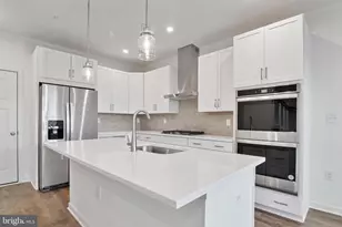 20935 Bluebird Sq, Sterling, VA 20165 - Photo 5