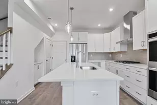 20935 Bluebird Sq, Sterling, VA 20165 - Photo 3