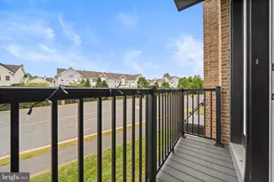 43382 Farringdon Sq, Broadlands, VA 20148 - Photo 11