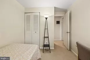 302 Giles Pl, Sterling, VA 20164 - Photo 11