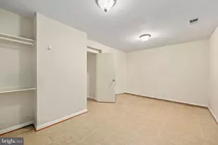 302 Giles Pl, Sterling, VA 20164 - Photo 17