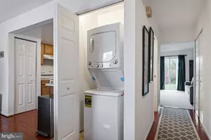 117 W Concord Ct W, Sterling, VA 20164 - Photo 9