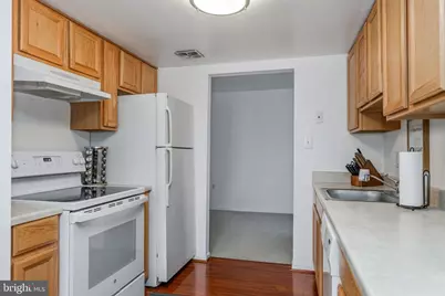 117 W Concord Court W, Sterling, VA 20164 - Photo 13