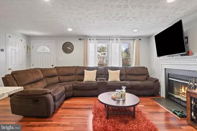 207 N Laura Anne Drive, Sterling, VA 20164 - Photo 7