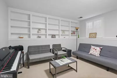 207 N Laura Anne Drive, Sterling, VA 20164 - Photo 29