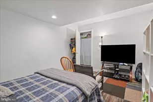 207 N Laura Anne Dr, Sterling, VA 20164 - Photo 21