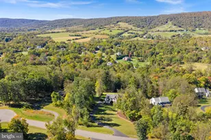 17229 Grand Valley Ct, Round Hill, VA 20141 - Photo 5