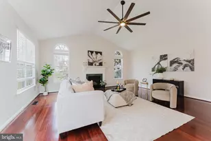 25827 Priesters Pond Dr, Chantilly, VA 20152 - Photo 23