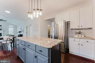 25827 Priesters Pond Dr, Chantilly, VA 20152 - Photo 15