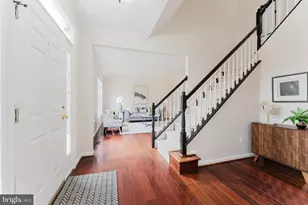 25827 Priesters Pond Dr, Chantilly, VA 20152 - Photo 9