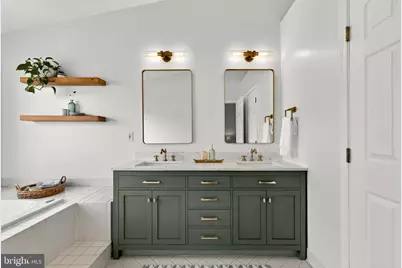 25510 Crossfield Drive, Chantilly, VA 20152 - Photo 3