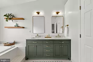 25510 Crossfield Dr, Chantilly, VA 20152 - Photo 3