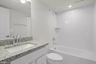 208 Chianti Ter SE, Leesburg, VA 20175 - Photo 5