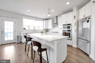 17904 Ridgewood Pl, Round Hill, VA 20141 - Photo 11