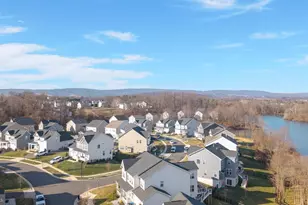 17904 Ridgewood Pl, Round Hill, VA 20141 - Photo 51